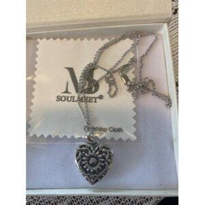 New Personalized Silver Locket Necklace That Holds Pictures Photo Keep Some